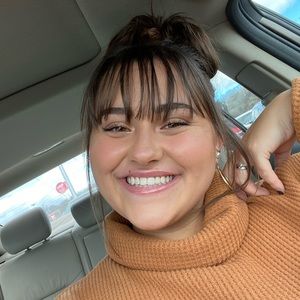 Meet your Posher, Hannah